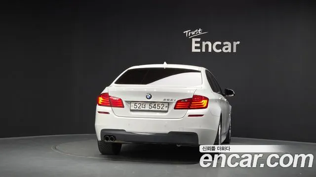 BMW 5-Series 2016 thumb 3