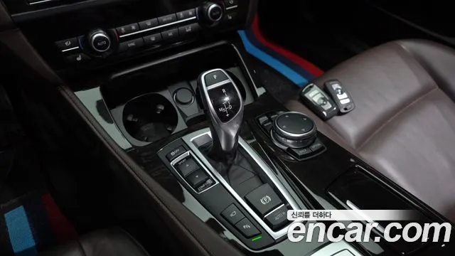 BMW 5-Series 2016 thumb 8