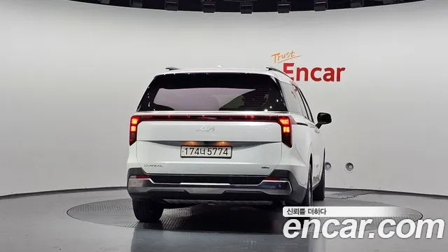 Kia Carnival 2024 thumb 4