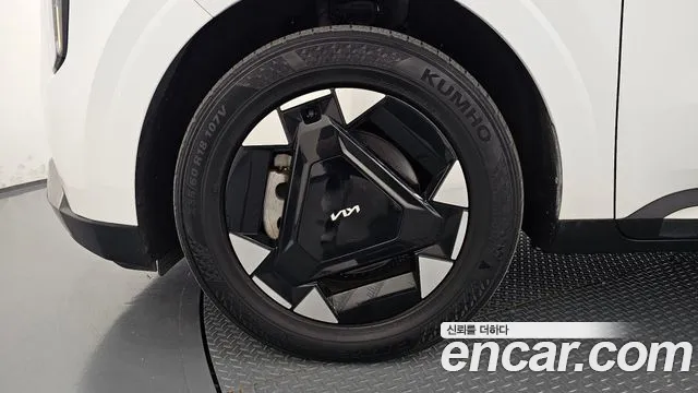 Kia Carnival 2024 thumb 5