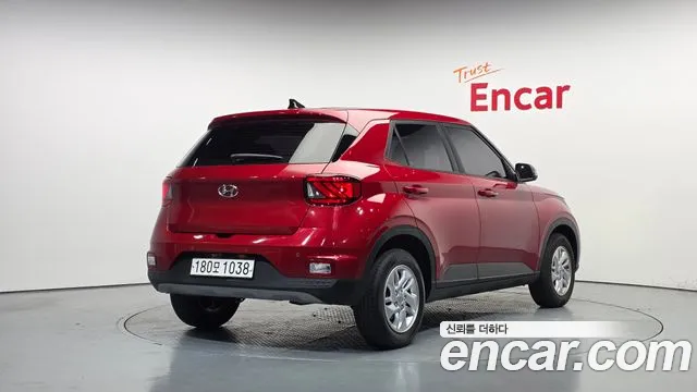 Hyundai Venue 2021 thumb 2