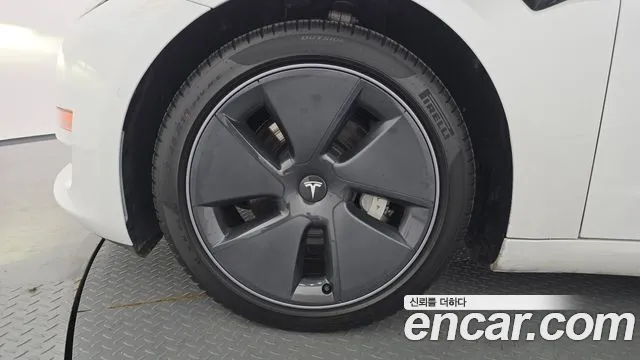 Tesla Model 3 2021 thumb 5