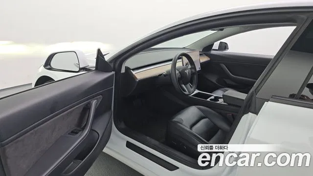 Tesla Model 3 2021 thumb 10