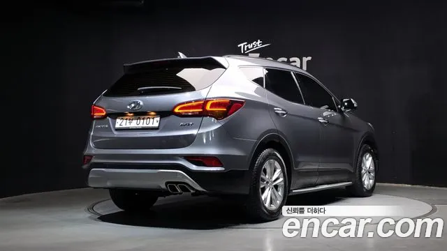 Hyundai Santa Fe 2016 thumb 2