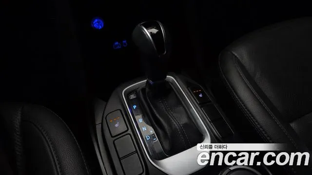 Hyundai Santa Fe 2016 thumb 9