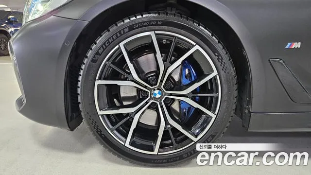 BMW 5-Series 2023 thumb 5