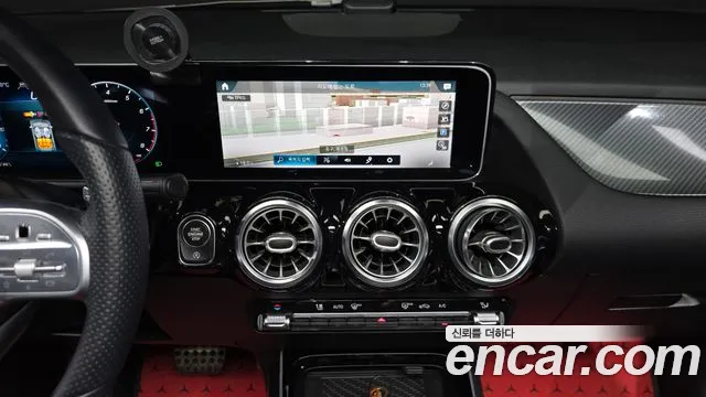 Mercedes-Benz GLA 2020 thumb 12