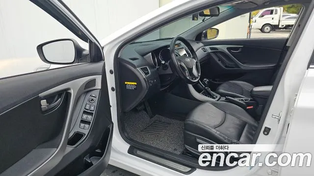 Hyundai Avante 2014 thumb 9