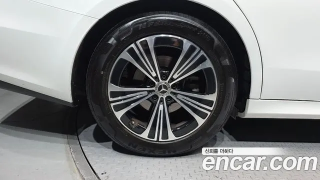 Mercedes-Benz E-Класс 2024 thumb 5