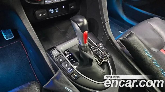 Hyundai Veloster 2018 thumb 9
