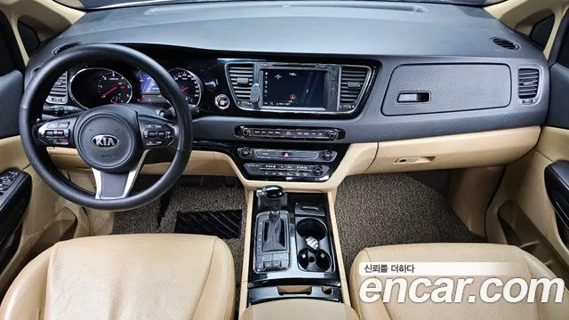 Kia Carnival 2015 thumb 7