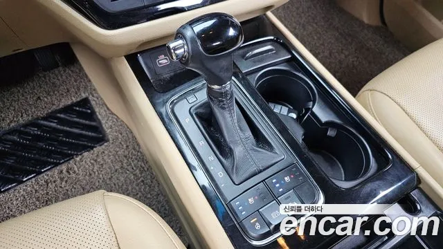 Kia Carnival 2015 thumb 9