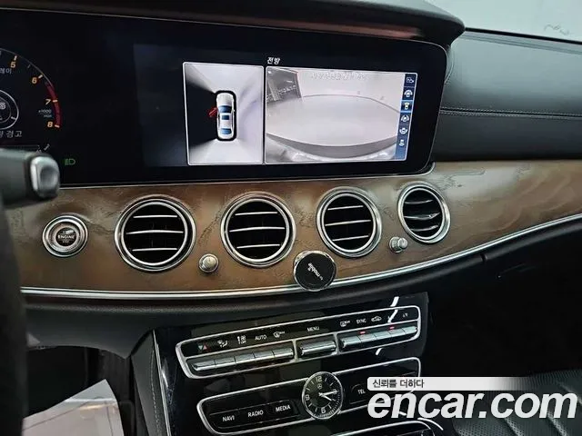Mercedes-Benz E-Класс 2017 thumb 10