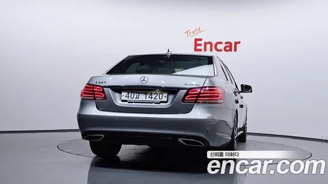 Mercedes-Benz E-Класс 2015 thumb 4