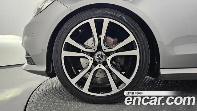 Mercedes-Benz E-Класс 2015 thumb 5