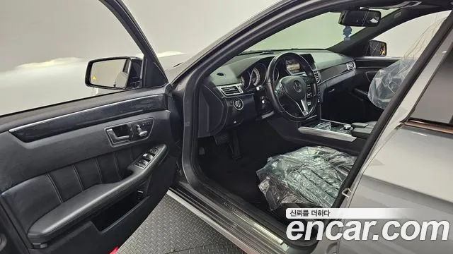 Mercedes-Benz E-Класс 2015 thumb 10