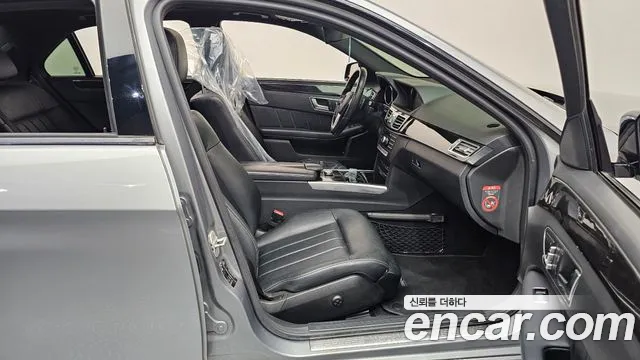 Mercedes-Benz E-Класс 2015 thumb 11