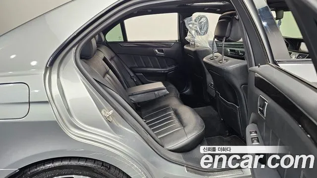 Mercedes-Benz E-Класс 2015 thumb 12