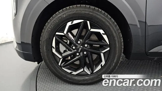 Kia Carnival 2024 thumb 5