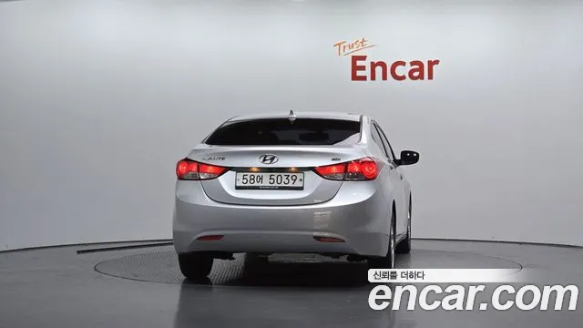 Hyundai Avante 2013 thumb 4