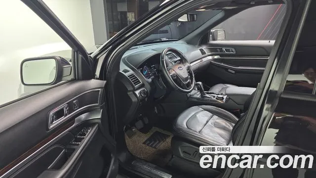 Ford Explorer 2019 thumb 10