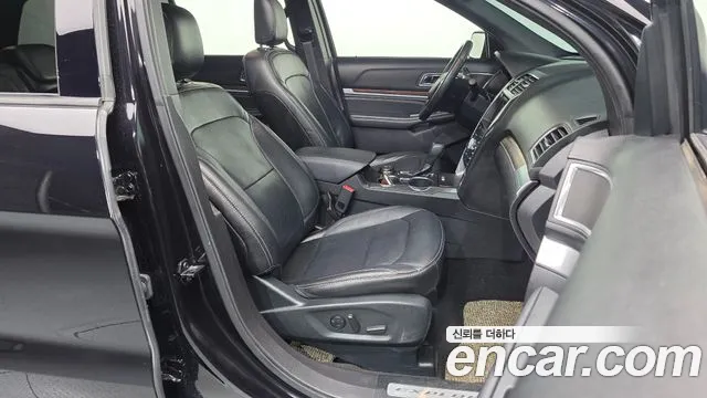 Ford Explorer 2019 thumb 11