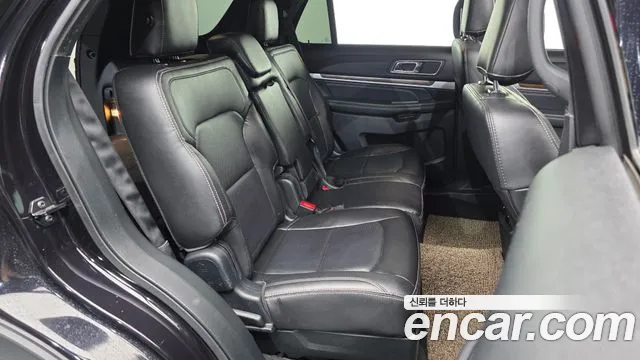Ford Explorer 2019 thumb 12