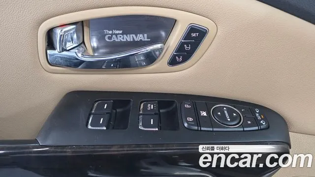 Kia Carnival 2018 thumb 12