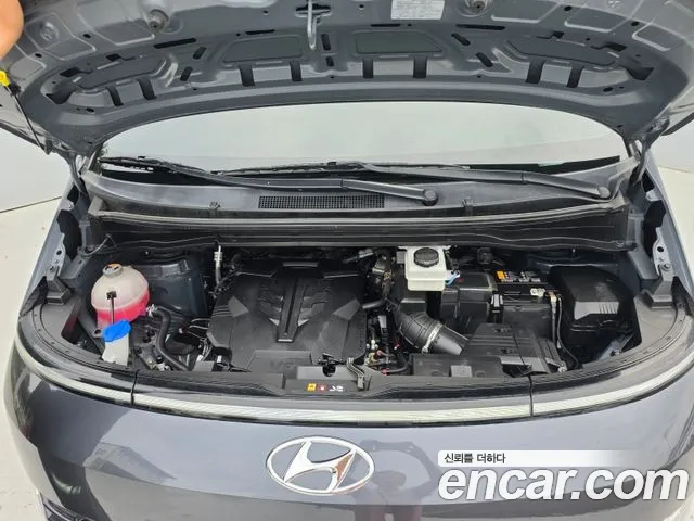 Hyundai Staria 2023 thumb 7
