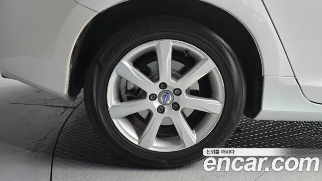 Volvo S60 2017 thumb 5