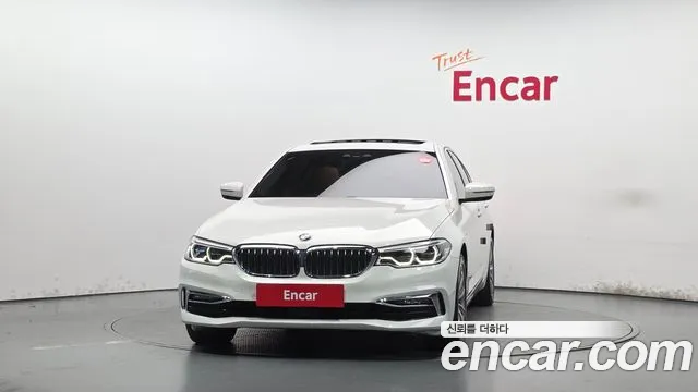 BMW 5-Series 2020 thumb 3