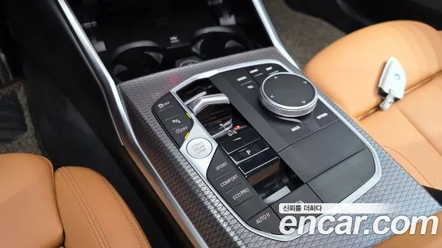 BMW 3-Series 2024 thumb 9