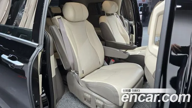 Kia Carnival 2024 thumb 11