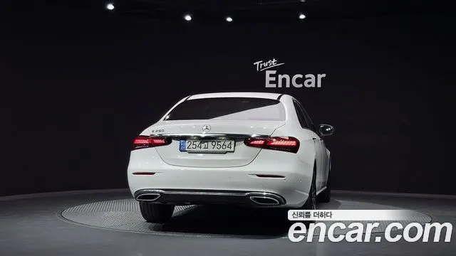 Mercedes-Benz E-Класс 2021 thumb 4
