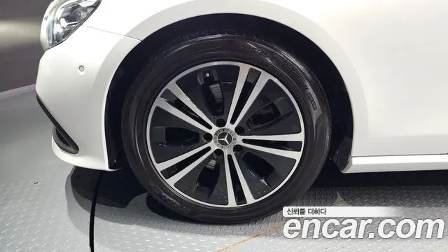 Mercedes-Benz E-Класс 2021 thumb 5