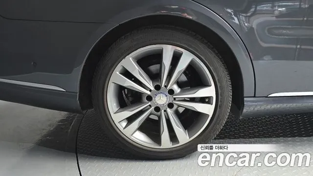 Mercedes-Benz E-Класс 2014 thumb 5