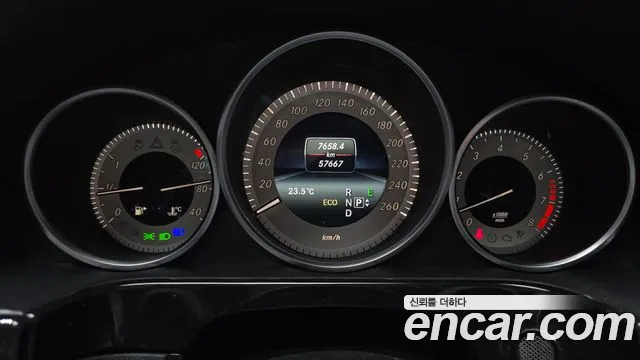 Mercedes-Benz E-Класс 2014 thumb 8