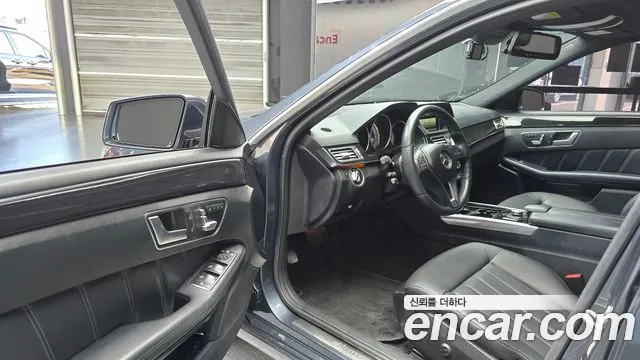 Mercedes-Benz E-Класс 2014 thumb 10