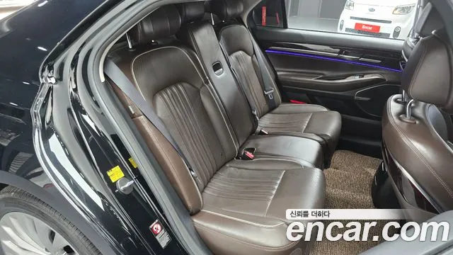 Genesis G90 2017 thumb 11