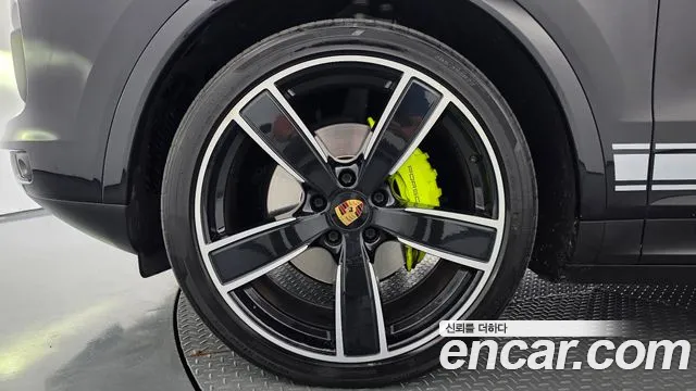 Porsche Cayenne 2021 thumb 5