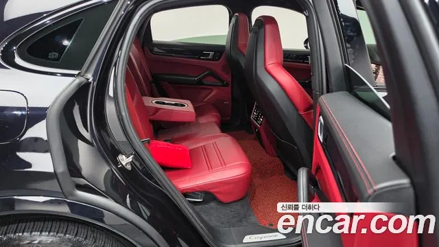 Porsche Cayenne 2021 thumb 11