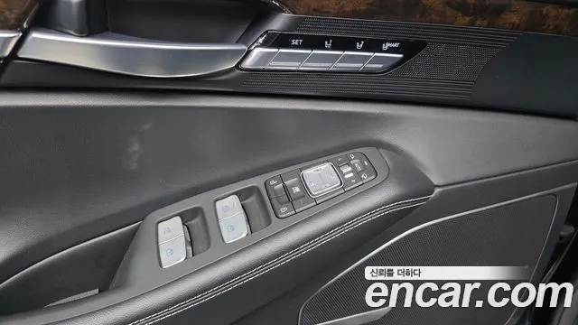 Genesis G90 2020 thumb 11