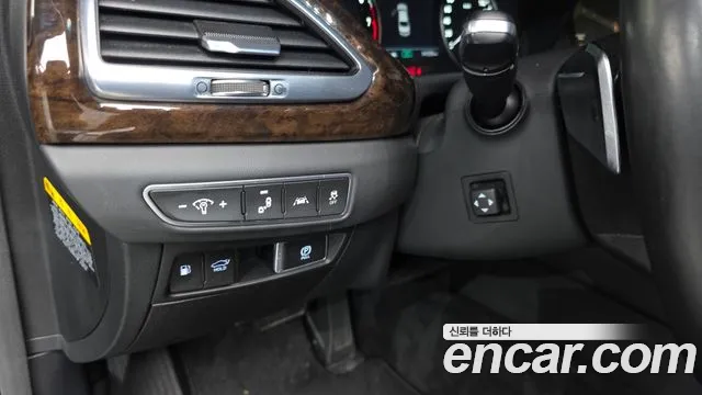 Genesis G90 2020 thumb 12