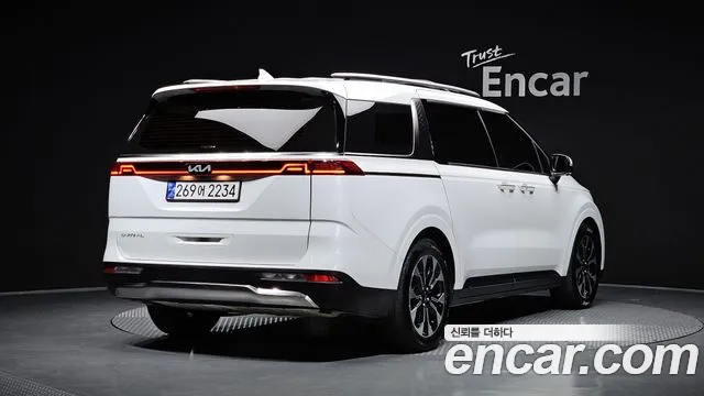 Kia Carnival 2023 thumb 2