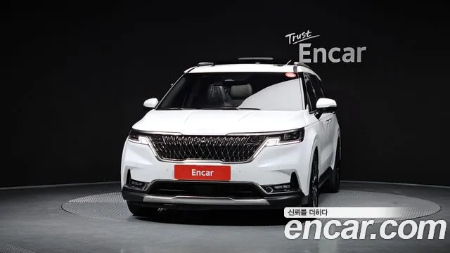 Kia Carnival 2023 thumb 3