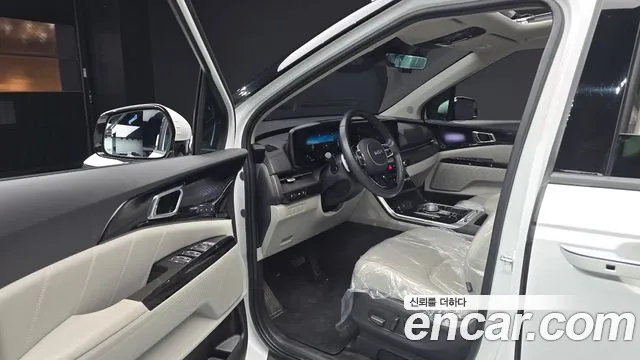 Kia Carnival 2023 thumb 10