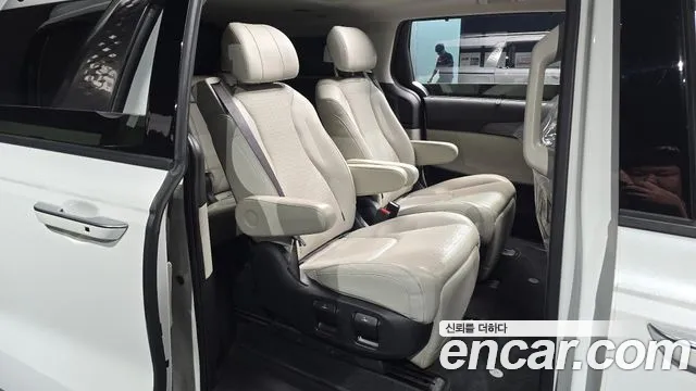 Kia Carnival 2023 thumb 11