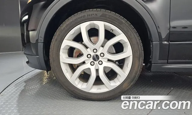 Land Rover Range Rover Evoque 2017 thumb 5