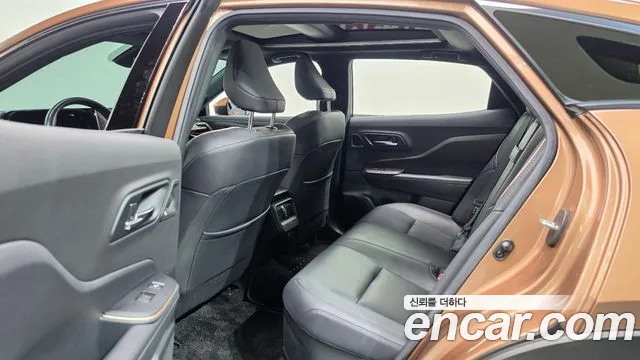 Toyota Crown 2023 thumb 11