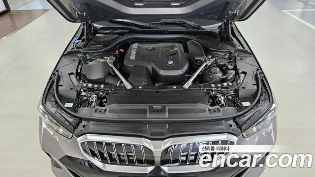 BMW 5-Series 2026 thumb 6